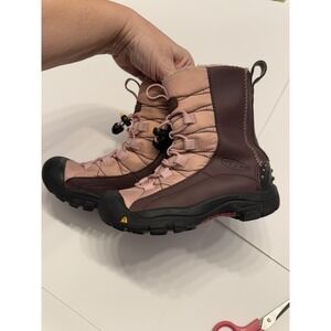 Keen Shellback Insulated Lined Winter Snow Boots Youth Girls 2 Pink Hikers